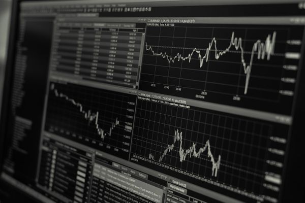 The Similarities and Differences Between Bitcoin and Forex Trading